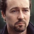 Naštvaný Edward Norton